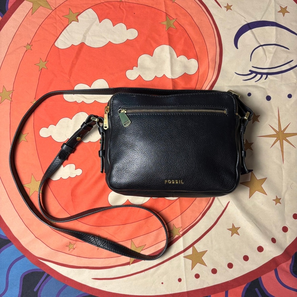 Fossil Fiona Crossbody Bag Black Pebbled Leather Gold Hardware Purse Travel